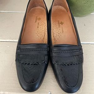 Vintage black Italian loafers